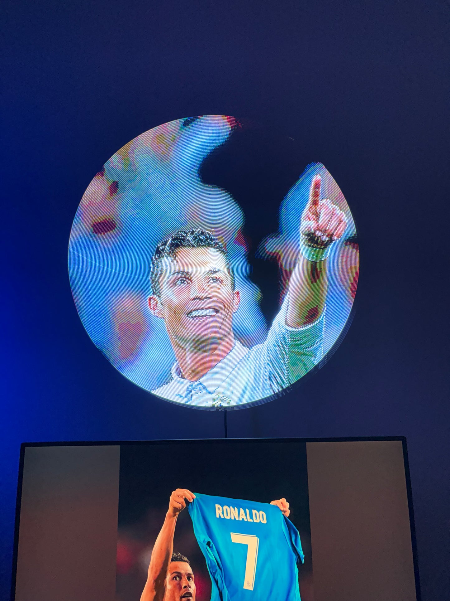 SpinRay™ Customizable 3D Holographic Fan